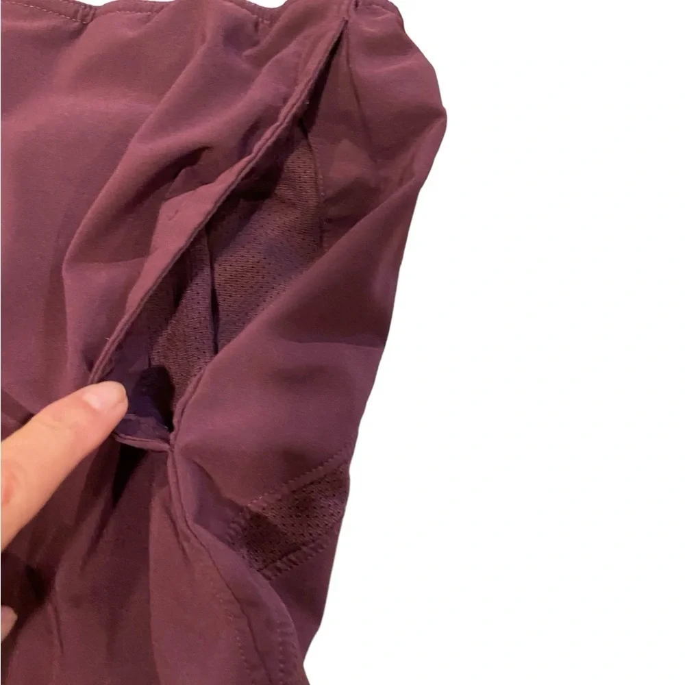 Under Armour lining size burgundy